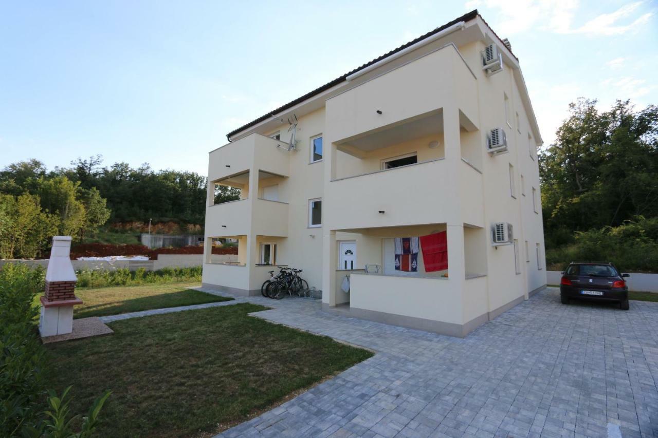 Apartment Samsa Mirica Cizici Luaran gambar